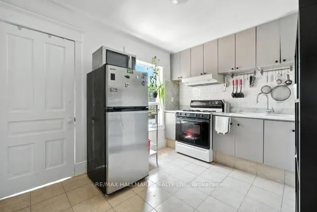 Additional image 15 of 1039 Ossington Ave