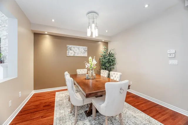 Additional image 8 of 355 Bessborough Dr