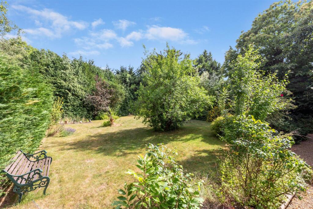 Additional image 13 of Broom Hill, Welwyn