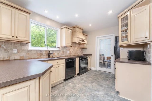 Additional image 15 of 19 Jasper Cres