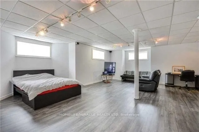 Additional image 26 of 2 Roycrest St