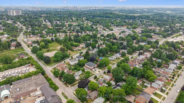 Additional image 39 of 854 Guelph St