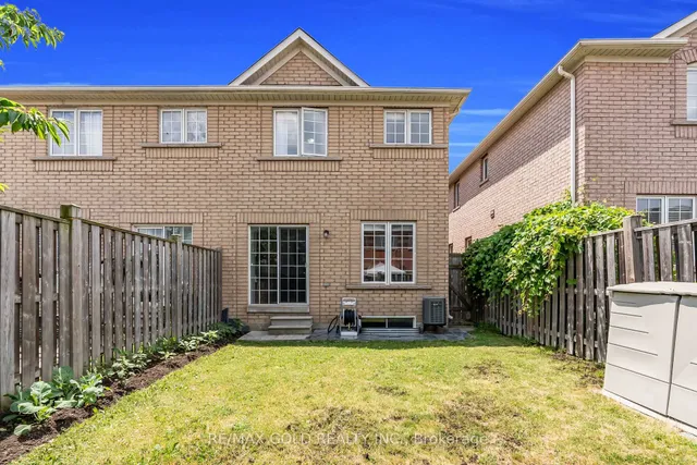 Additional image 46 of 144 Crystalview Cres