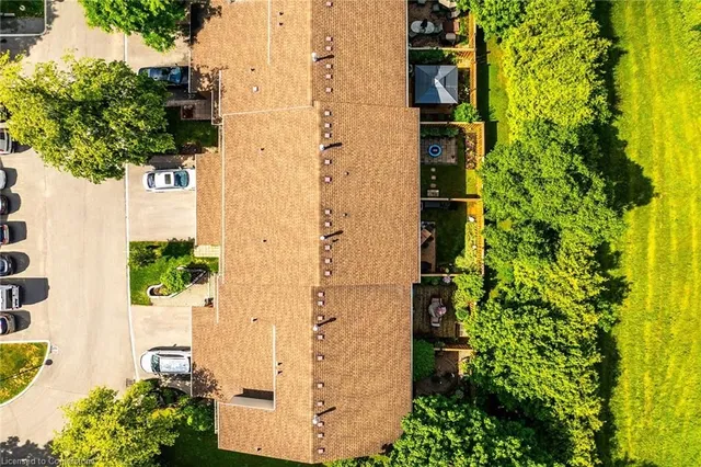 Additional image 43 of 1550 Newlands Cres Unit 11