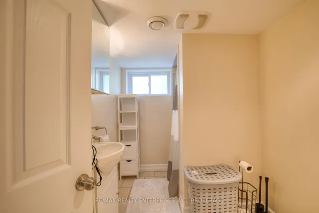 Additional image 19 of 35 Hawthorne Ave