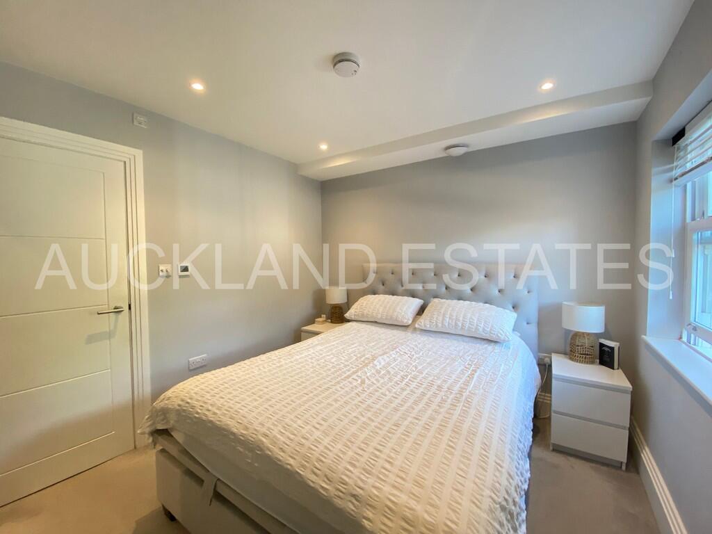 Additional image 12 of Swan Lodge, Brookmans Park