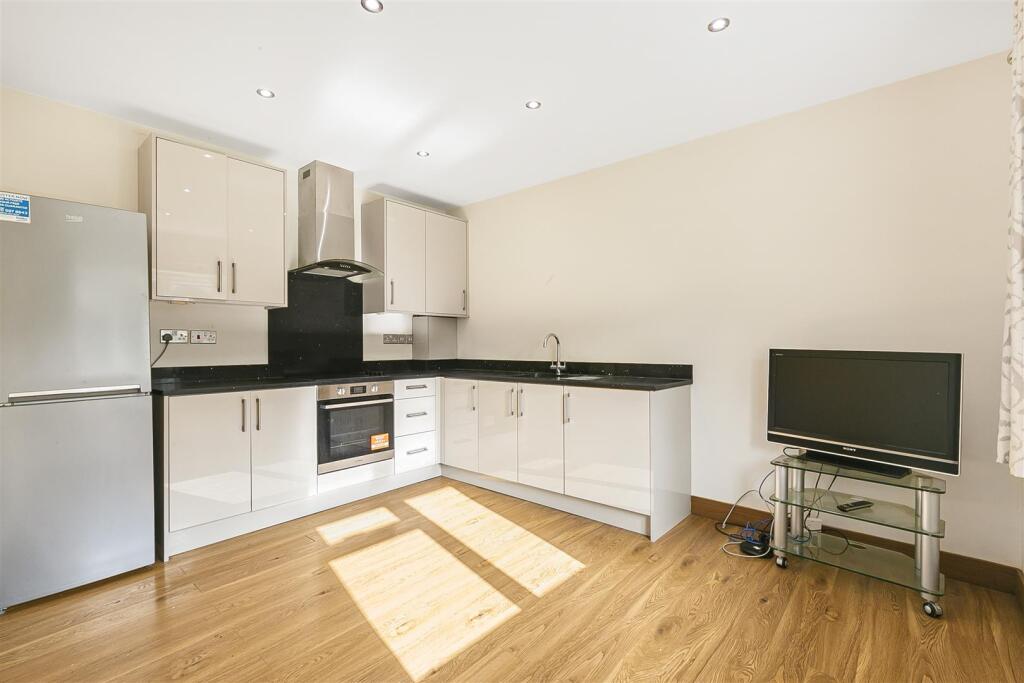 Additional image 6 of Mymms Drive, Brookmans Park, Hatfield
