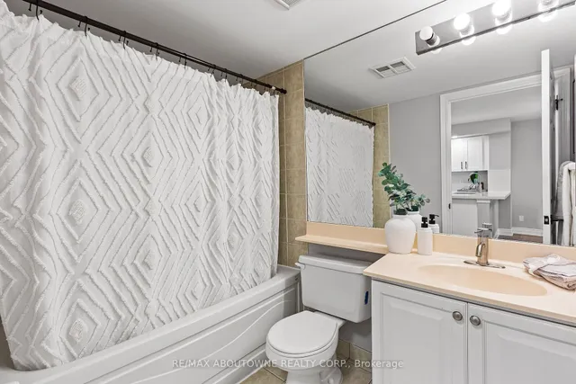 Additional image 19 of 5233 Dundas St Unit 227