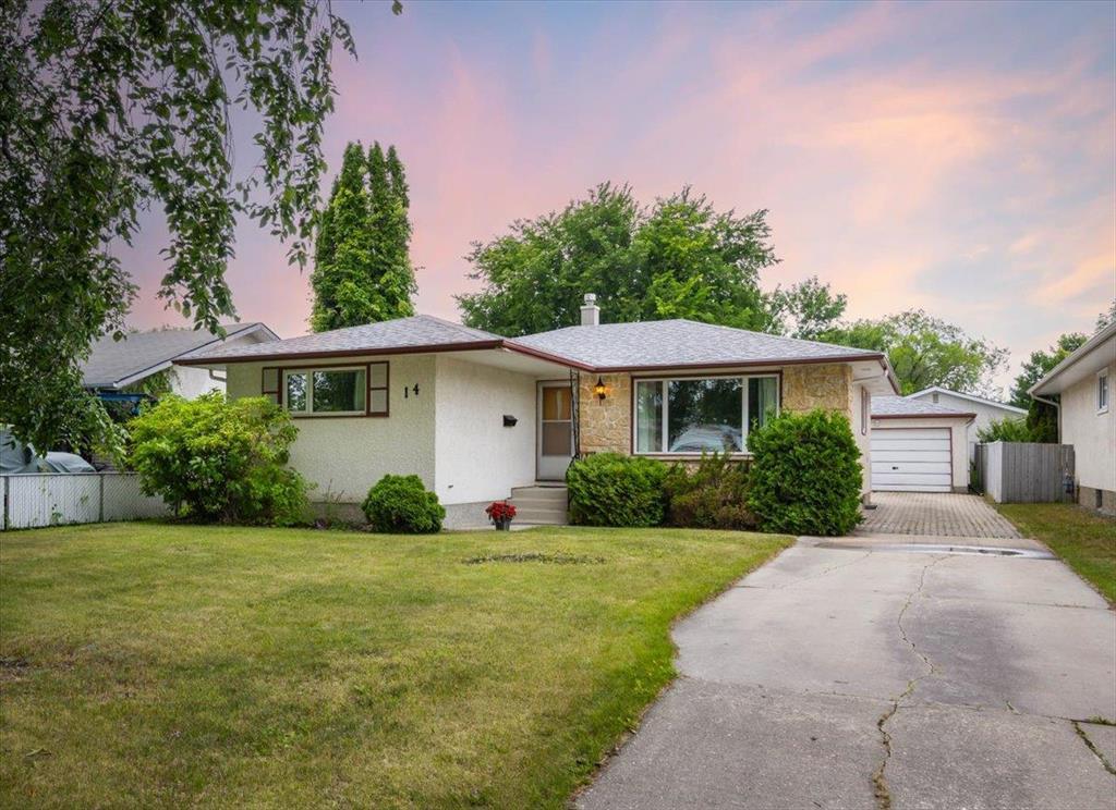 14 Dampsy Crescent|Winnipeg, Manitoba R2K3L8