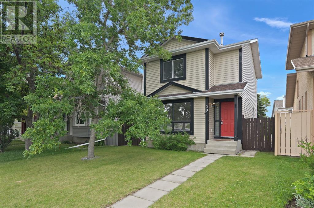 39 Erin Green Way SE|Calgary, Alberta T2B3C2