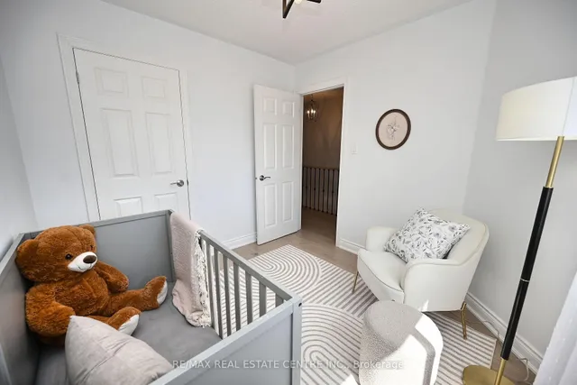 房产图片 34 - 24 Sloan Dr