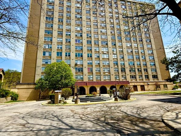 4300 W Ford City Dr #401A, Chicago, IL 60652