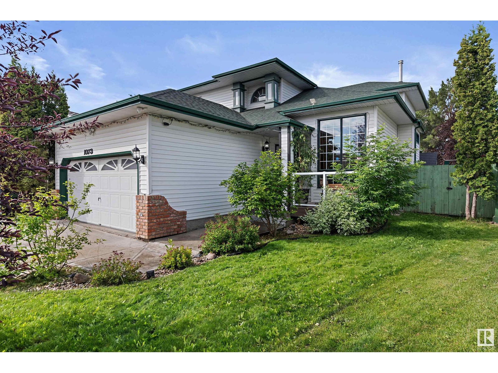 1073 POTTER GREENS DR NW|Edmonton, Alberta T5T6A5
