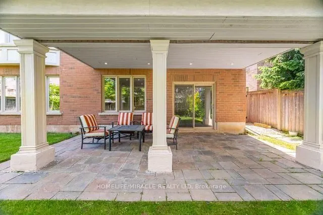 Additional image 44 of 2373 Rideau Dr