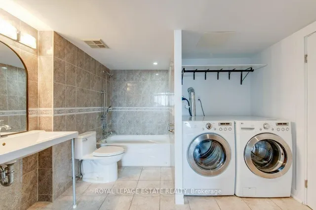 Additional image 28 of 160 Alton Towers Circ Unit 1012