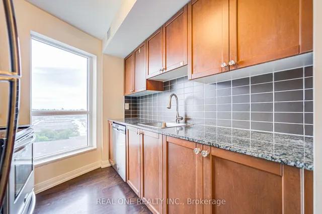 房产图片 25 - 151 Village Green Sq 单元 1008