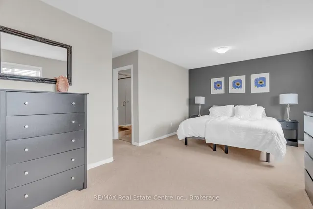 Additional image 29 of 939 Zeller Cres