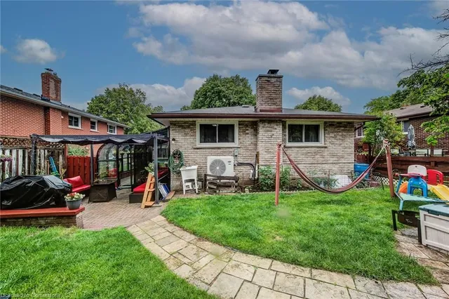 Additional image 39 of 170 Martinglen Cres