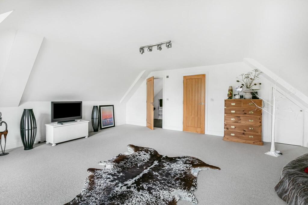 Additional image 24 of Georges Wood Road, Brookmans Park, AL9