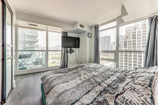 Additional image 21 of 215 Fort York Blvd Unit 1011