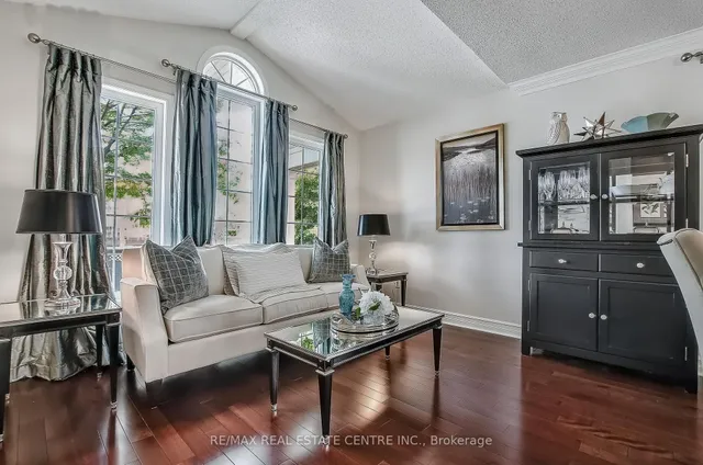 Additional image 8 of 969 Lancaster Blvd