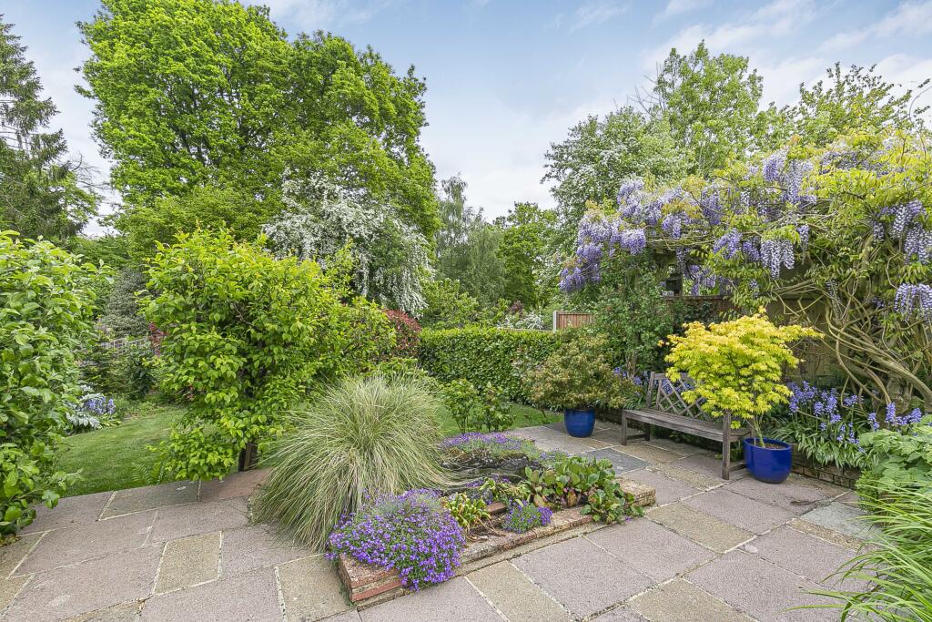 Additional image 24 of Canonsfield, Welwyn, Hertfordshire, AL6