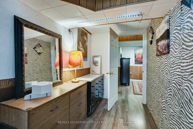 Additional image 29 of 271 Margaret Ave