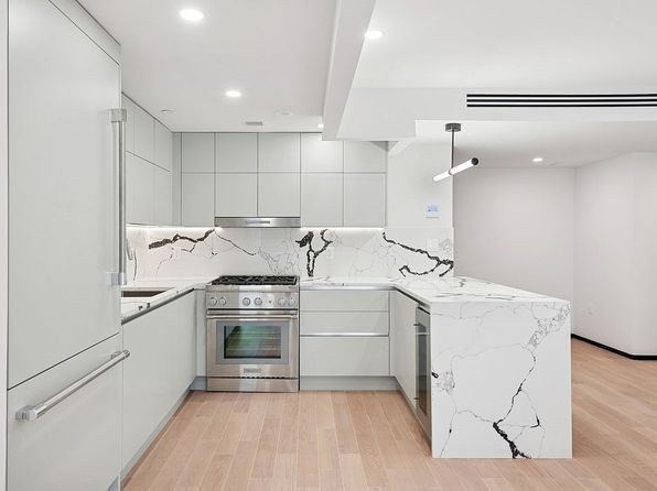 350 W 44th St, New York, NY 