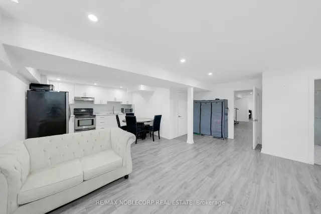 Additional image 42 of 48 Monabelle Cres