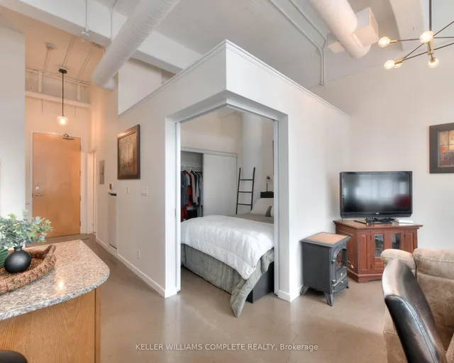 Additional image 16 of 410 King St Unit 108