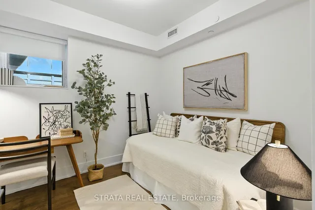 Additional image 16 of 55 Merchants' Wharf Unit 415