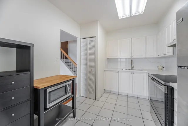 Additional image 14 of 33 Harbour Sq Unit 1421