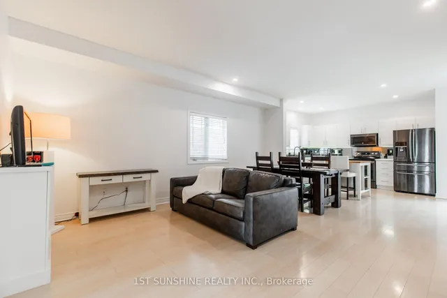 Additional image 8 of 233 SPRINGVALLEY Cres