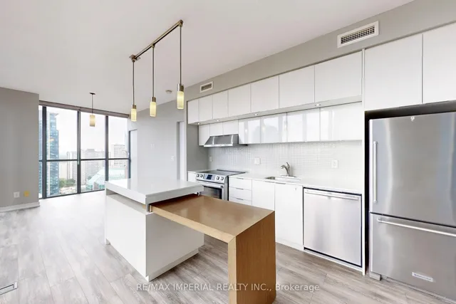 Additional image 25 of 110 Charles St Unit 2308