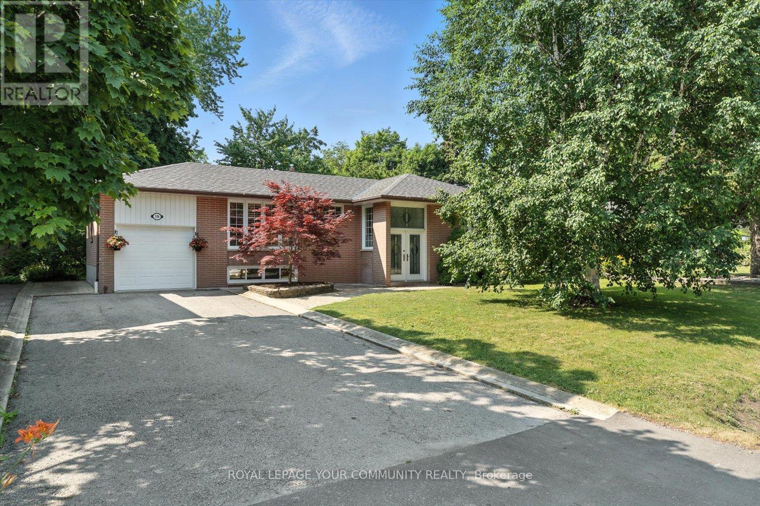 19 WELLER CRESCENT|Vaughan (Maple), Ontario L6A1E5