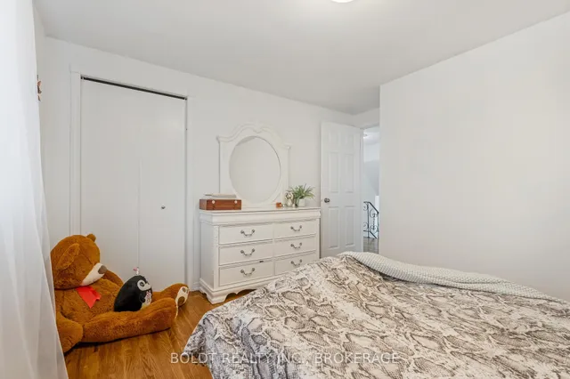 Additional image 18 of 124 Quaker Cres