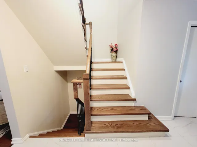 Additional image 24 of 61 Applegate Cres