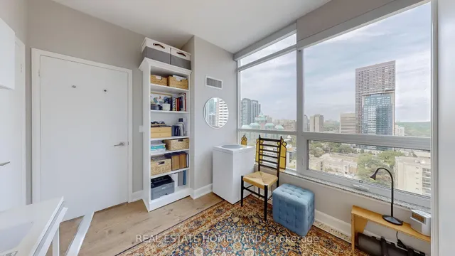 Additional image 27 of 500 Sherbourne St Unit 2010