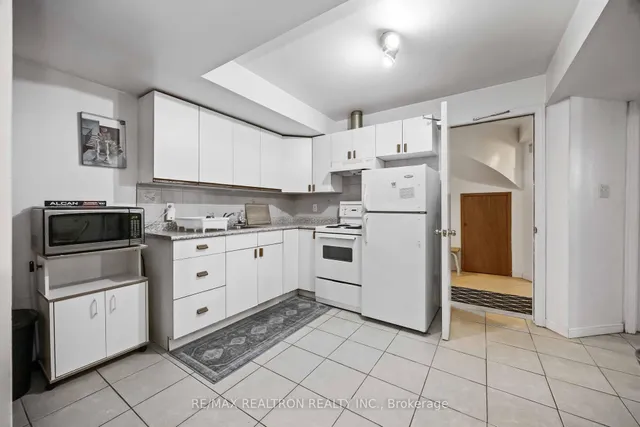 Additional image 38 of 43 Lawnview Dr