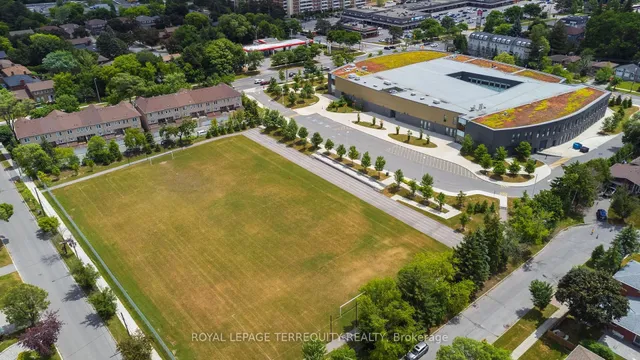 Additional image 50 of 11 Urbandale Ave