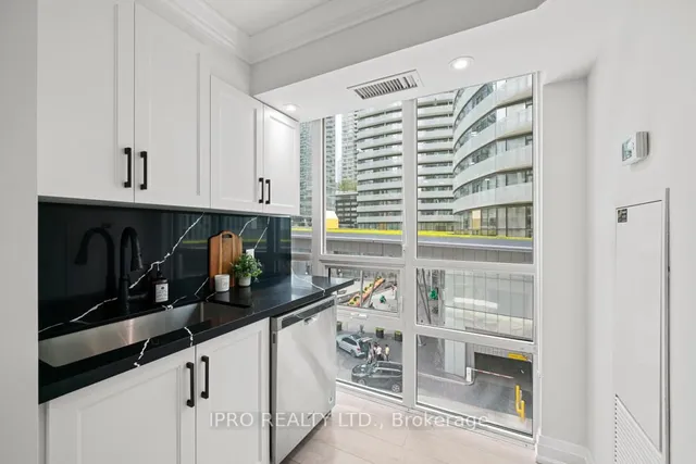 Additional image 14 of 19 Grand Trunk Cres Unit 506