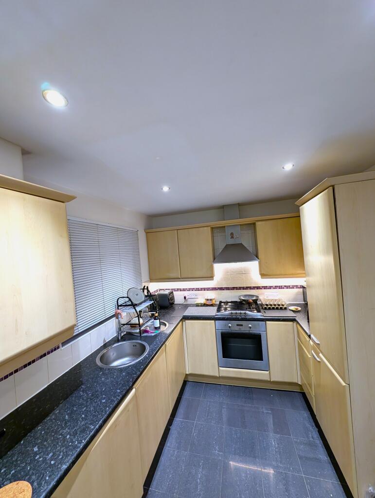 Additional image 3 of City View B23