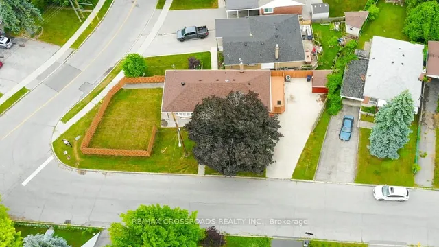 Additional image 2 of 2 Mackinac Cres