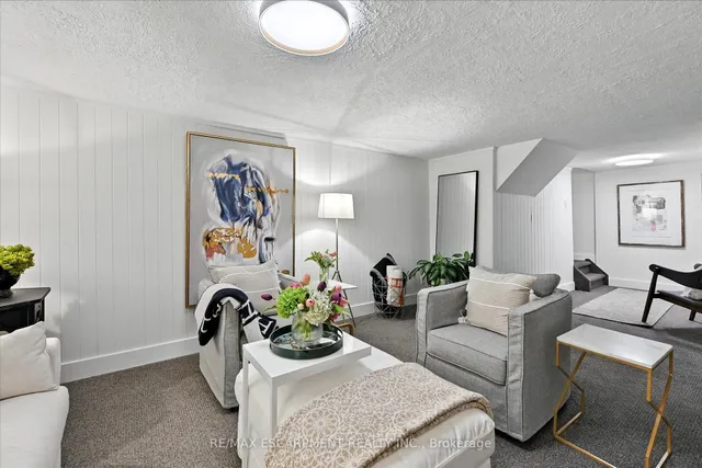 Additional image 35 of 445 Woodview Rd