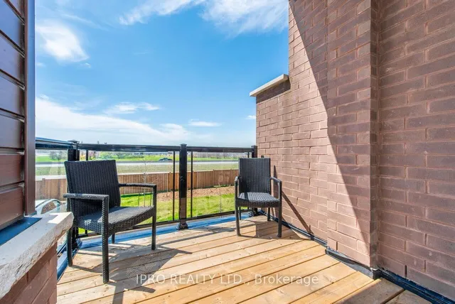 房产图片 13 - 590 North Service Rd 单元46