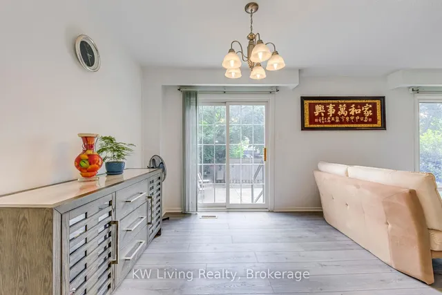 Additional image 9 of 12 Kline Crt