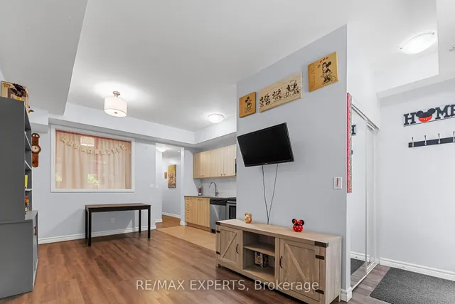 Additional image 11 of 871 Wilson Ave Unit 6