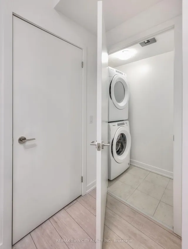 Additional image 10 of 55 Duke St Unit 1201