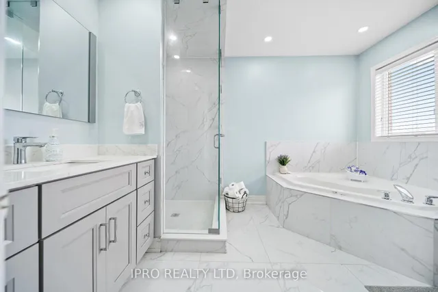 Additional image 30 of 14 Saddleback Sq