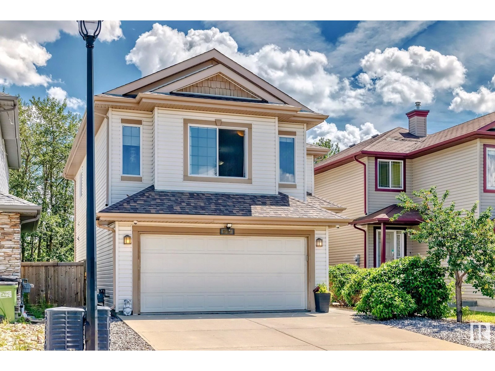 9107 205 ST NW|Edmonton, Alberta T5T0X1